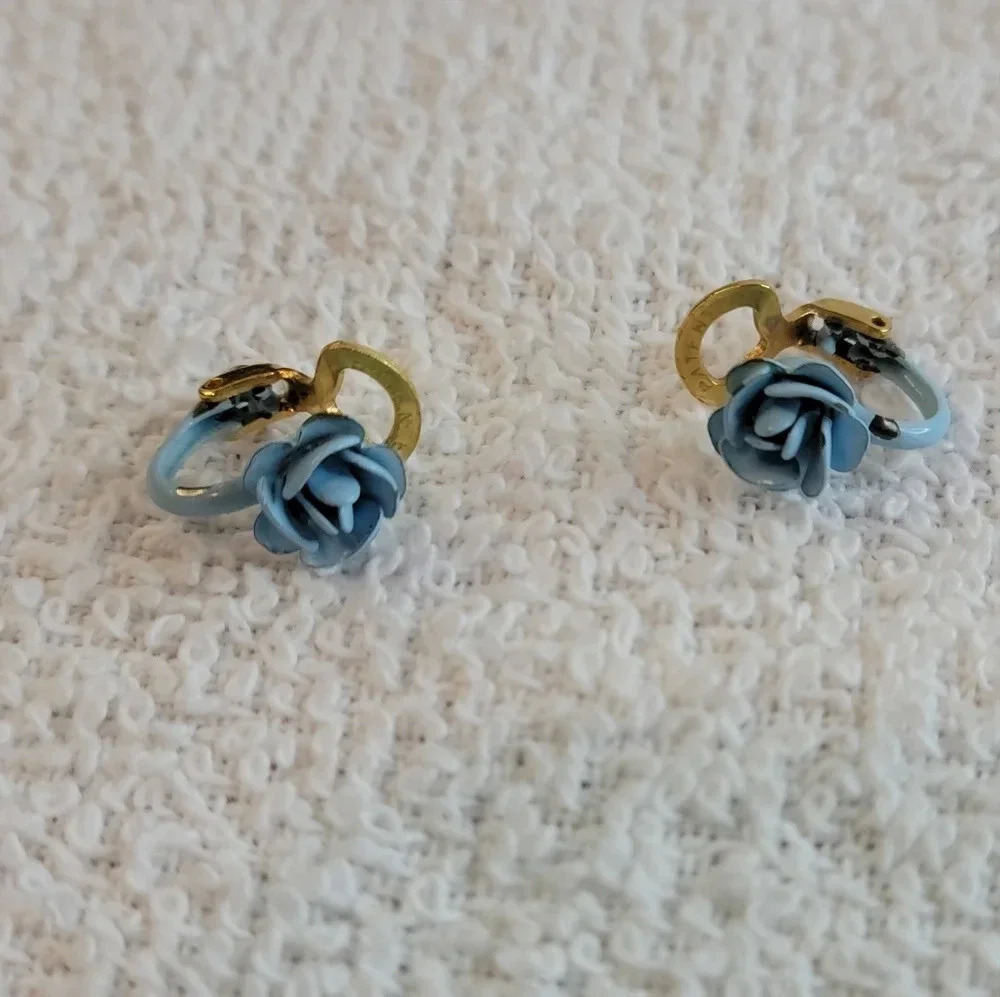 Vintage Light Blue Rose Clip-on Earrings